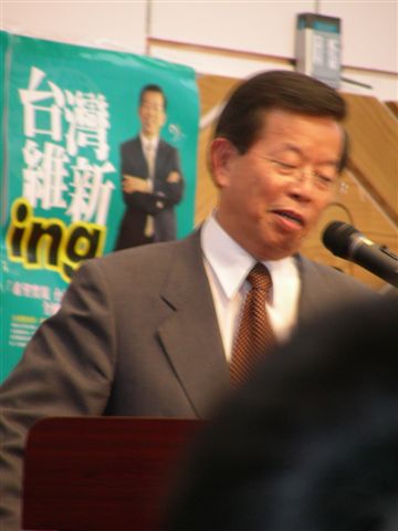 還有200多人擠在會議廳門外進不來~.JPG