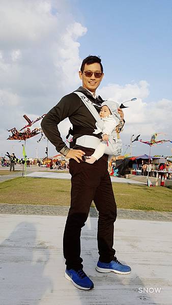 01Hugaroo.jpg 01Hugaroo.jpg