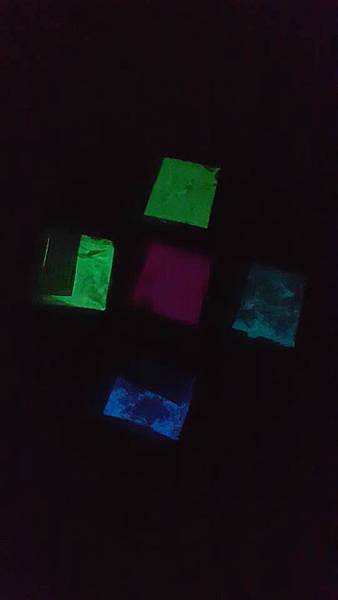 廣告顏料 水彩 壓克力顏料 繪畫 夜光粉3 廣告顏料 水彩 壓克力顏料 繪畫 夜光粉3