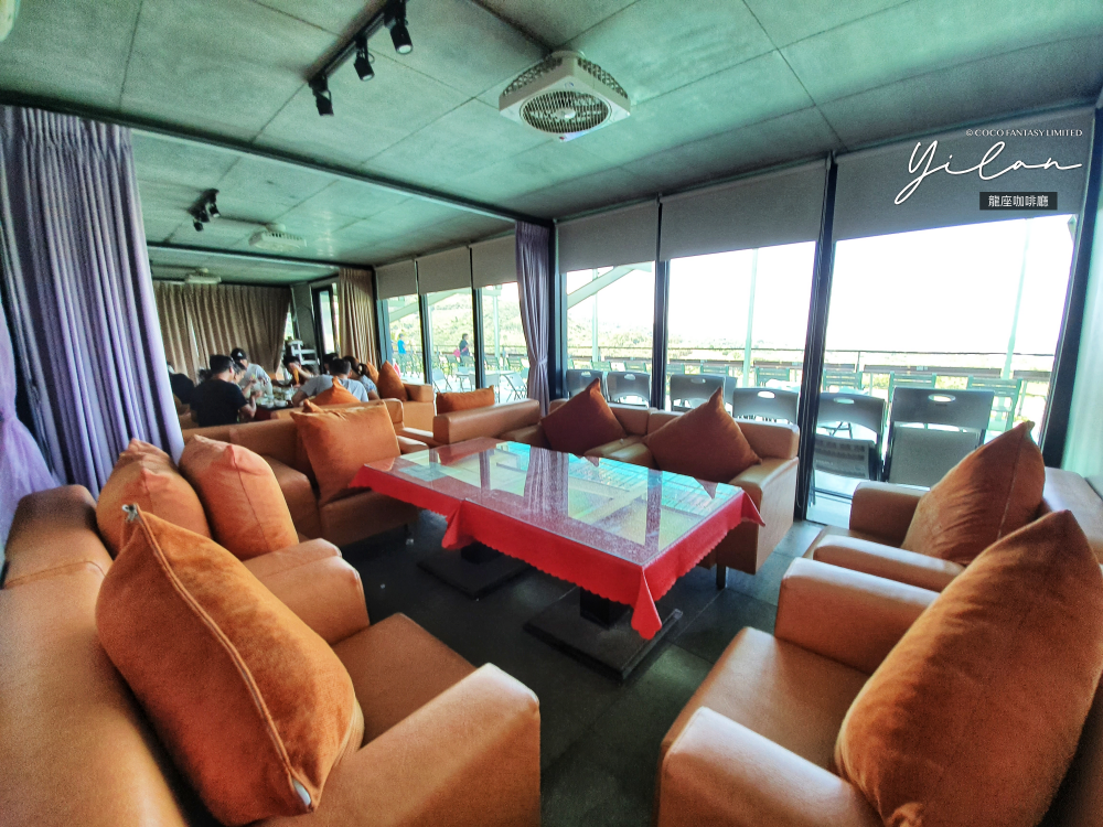 宜蘭 | 遙望龜山島、擁有天空之鏡雙心石滬景觀的「龍座咖啡廳