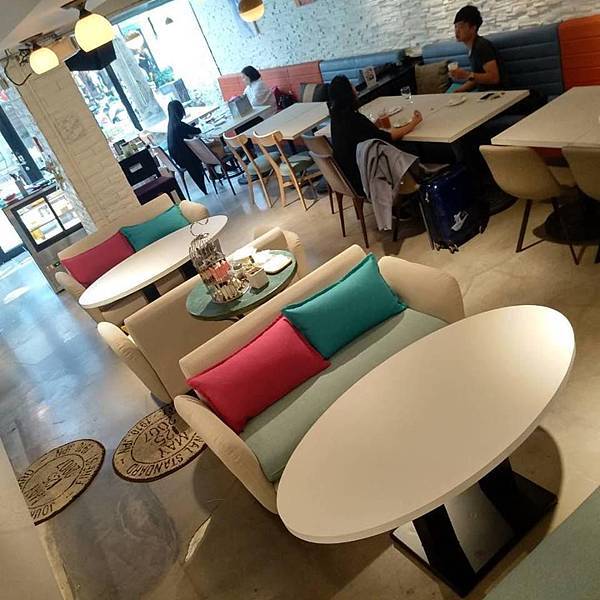 54727595_384863209014392_7865251168237125632_n