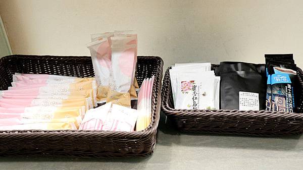 /tmp/phpnmXcMF /tmp/phpnmXcMF