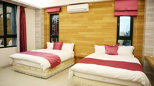 /tmp/phpMFLn5k /tmp/phpMFLn5k