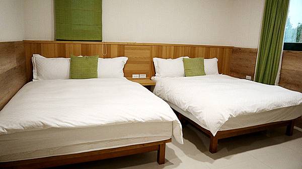 /tmp/php5mqOhO /tmp/php5mqOhO