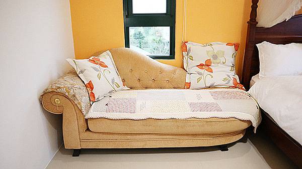 /tmp/phpeD3sn8 /tmp/phpeD3sn8