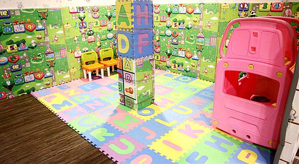 /tmp/phpkUjblR /tmp/phpkUjblR