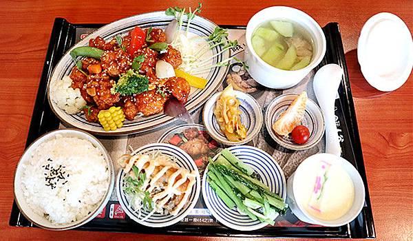 /tmp/phpH4QohU /tmp/phpH4QohU