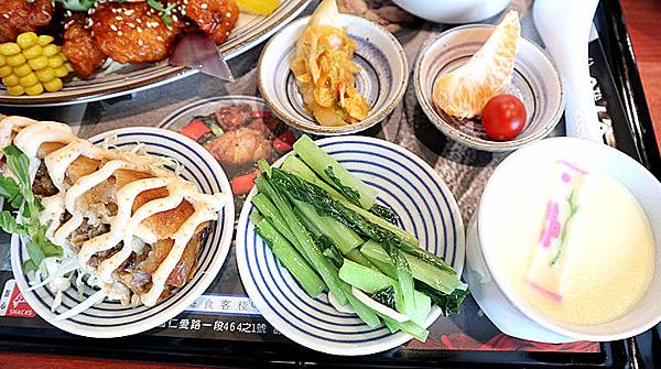 /tmp/phpl8umCX /tmp/phpl8umCX