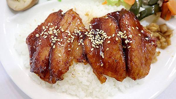 /tmp/phpkUQw6a /tmp/phpkUQw6a