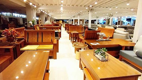 台中家具推薦｜【中友家具】全台最大3000坪展場空間，品項超