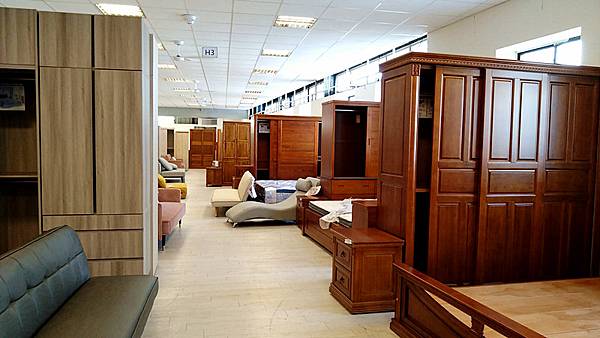台中家具推薦｜【中友家具】全台最大3000坪展場空間，品項超
