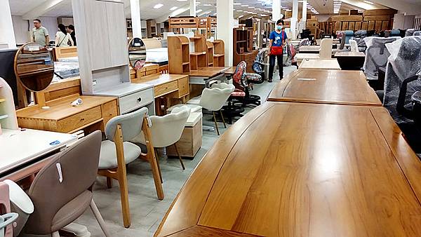 台中家具推薦｜【中友家具】全台最大3000坪展場空間，品項超