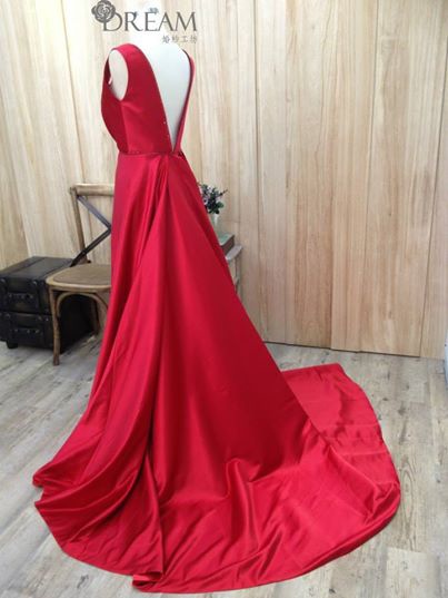 紅色修身宴客婚紗