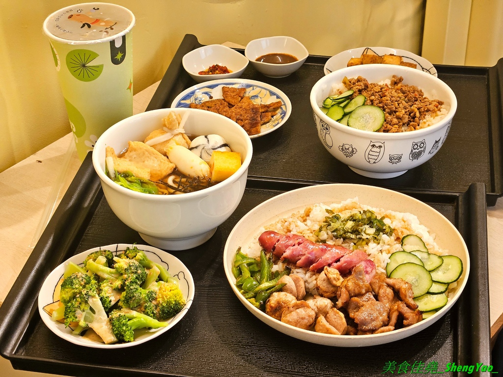 小車燒肉販（藍色貨櫃）