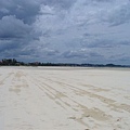 這是我看過最長的沙灘跟淺灘(at Kirra Beach)