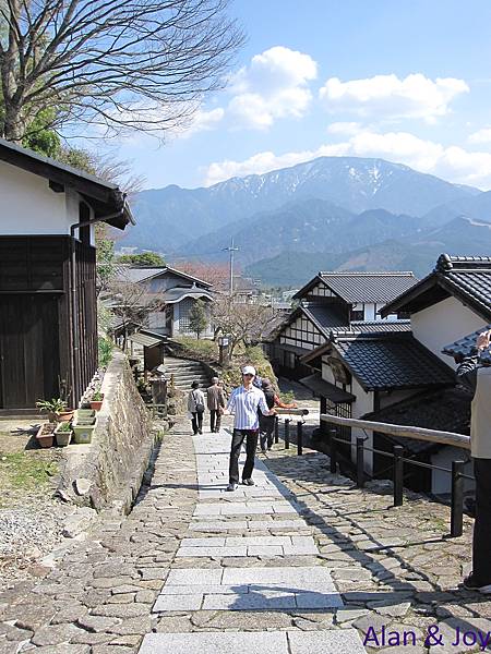 34.古樸的石板路,伴隨著藍天白雲,一整個心曠神怡了起來