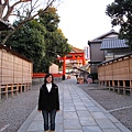 7.快到日本稻荷神社的總社.JPG