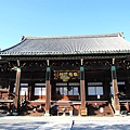 91.清涼寺的本堂,供奉著日本三大如來之一的釋迦如來像.jpg