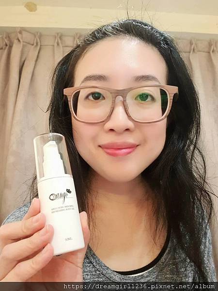 女人知己試用大隊,ANGO安購紅門兵爽身凝膠,抹上之後皮膚會變得很乾爽,
不黏膩比爽身粉舒服,草本配方無香料,可以舒緩皮膚癢,無酒精,可適用於全身肌膚,增加肌膚防禦力