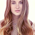 Shailene Diann Woodley 001.jpg