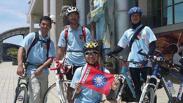 015【聊聊夢想 Talking about dreams 】 來自陸軍官校的環島隊伍 Cycling around the island – from the army