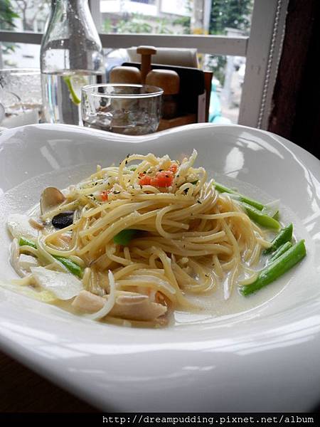 [閒聊] 十年前精誠街的歐怡咖啡