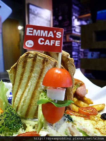 Emma's CAFE