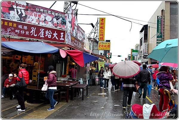 老街雨景