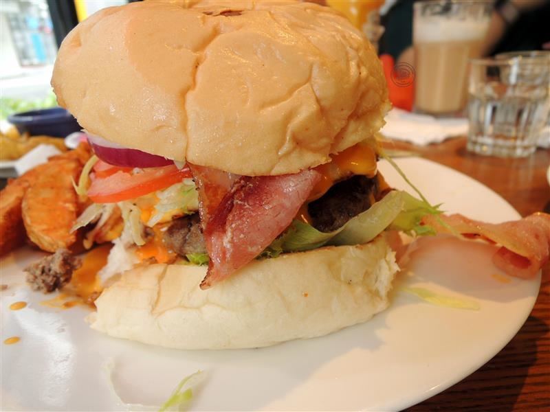 AN Burger 056.jpg