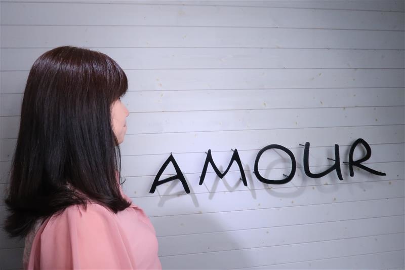 AMOUR HAIR 001.jpg