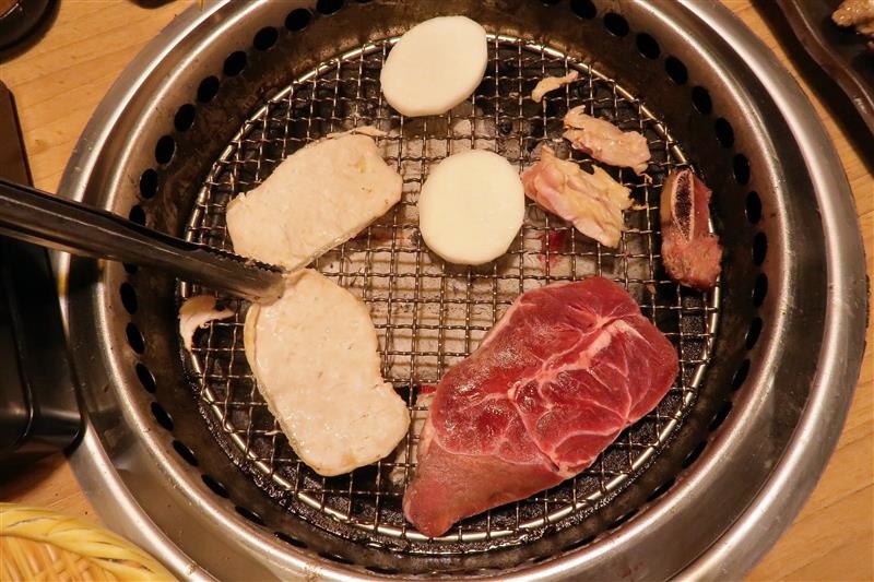 板橋燒肉吃到飽 燒肉殿 板橋耶誕城053.jpg