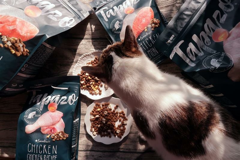 貓飼料推薦 TAPAZO 特百滋 凍乾雙饗宴 成貓飼料06.jpg 貓飼料推薦 TAPAZO 特百滋 凍乾雙饗宴 成貓飼料06.jpg
