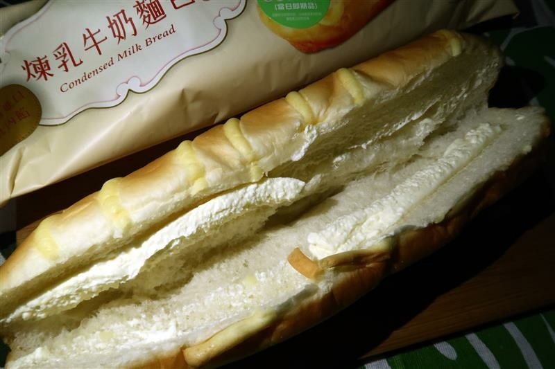 7-11 i珍食 小七 煉乳牛奶麵包 (5).jpg