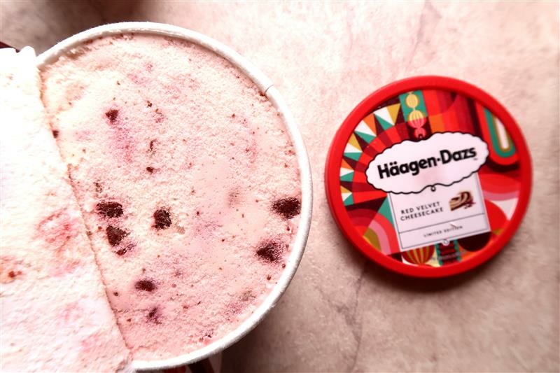 häagen-dazs 哈根達斯冰淇淋 抹茶 紅絲絨起司蛋糕 夏威夷果仁 巧酥 西瓜草莓 哈密瓜 018.jpg