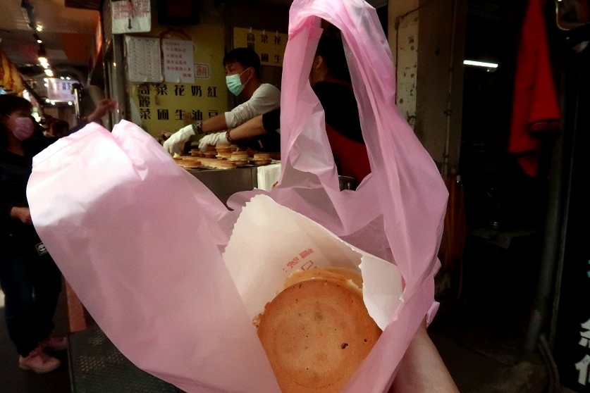 光華紅豆餅 排隊美食 忠孝新生站 18元車輪餅 紅豆餅 奶油餅 003.jpg 光華紅豆餅 排隊美食 忠孝新生站 18元車輪餅 紅豆餅 奶油餅 003.jpg