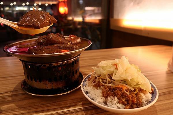 宜蘭小吃 超便宜 金澤魯肉飯 麻辣鴨血 滷肉飯 外帶 打包 010.jpg