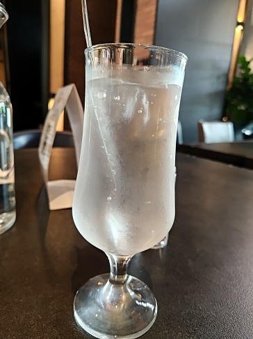 金色三麥 蔬食 素食 凱薩沙拉 鳳梨比薩 椒麻雞 素 板橋 新店裕隆城 誠品 002.jpg