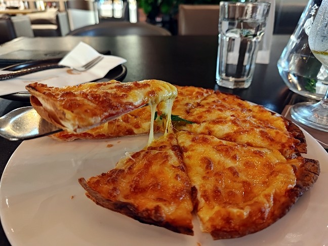 金色三麥 蔬食 素食 凱薩沙拉 鳳梨比薩 椒麻雞 素 板橋 新店裕隆城 誠品 010.jpg