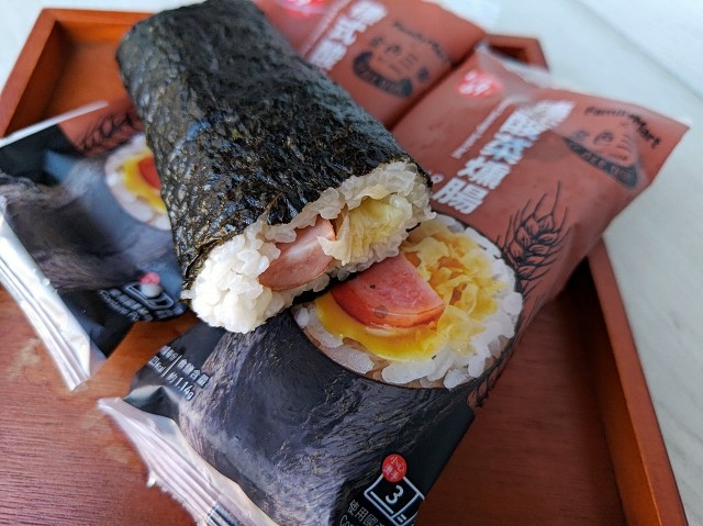 金色三麥 全家 德式酸菜燻腸 蜂蜜芥末辣雞堡003.jpg