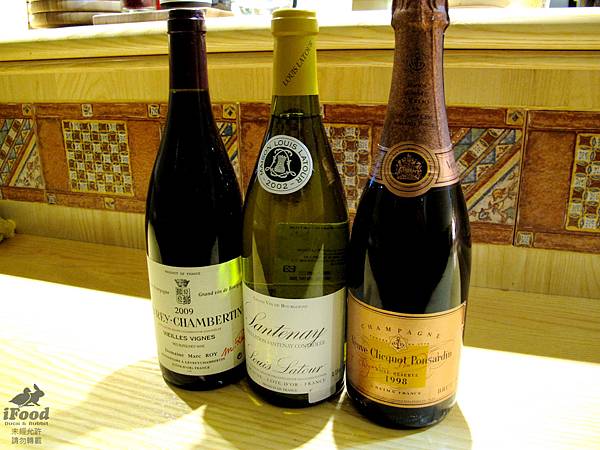 00_3_今日酒單_2009 Gevrey Chambertin_Santenay Louis Latour_Veuve Clicquot Ponsardin 1998-1.JPG