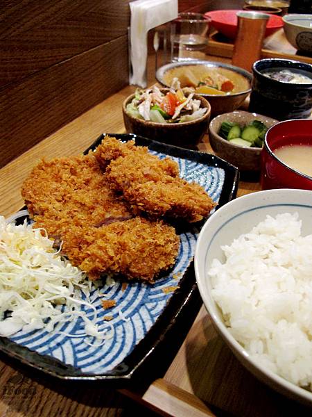 03_酥炸豬排定食-2.JPG