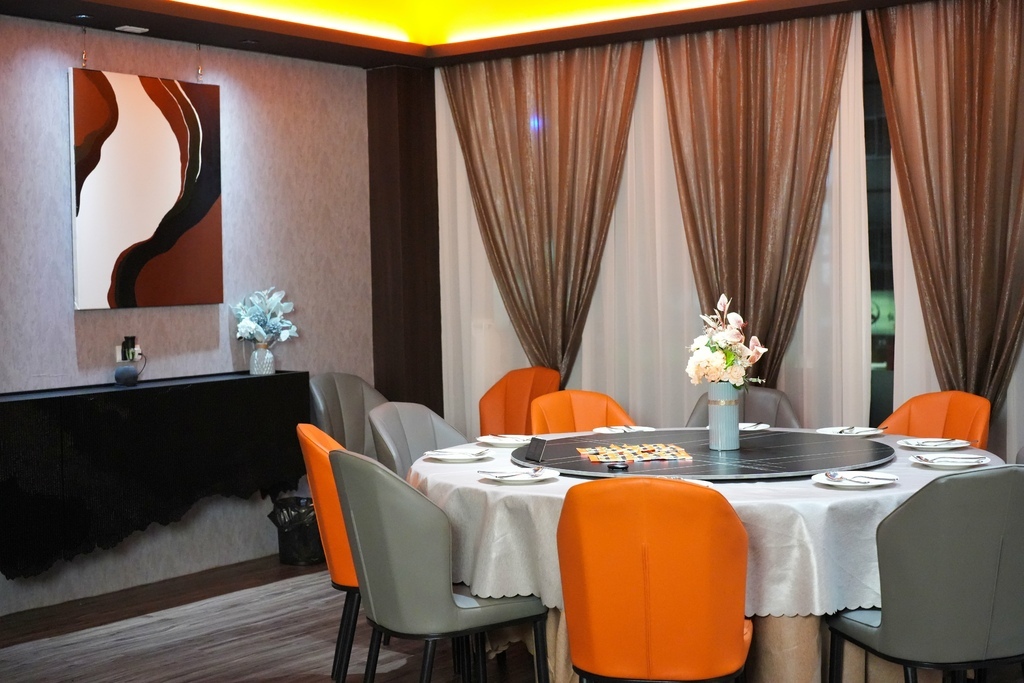 高雄新開幕 斥資千萬打造 愛馬仕橘環境的泰式餐廳 ONE泰O