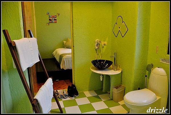 浴室也是一系列的草綠