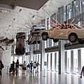 西雅圖美術館一樓大廳~六部車說的是同一部的故事