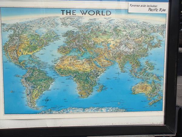 手繪世界地圖~因為當初我買到的是老地圖店的最後一張