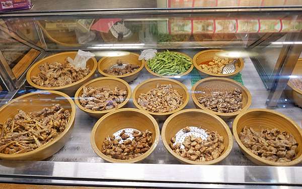邱湧峻煙燻滷味之家