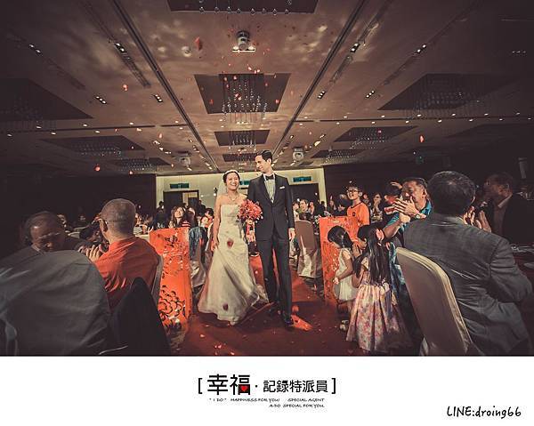 自助婚紗 / 婚禮紀錄 / 親子寫真 / 寶寶照 / 孕婦照 / 全家福 / 個人寫真 / 禮服出租 / 新娘秘書 / 攝影棚租借