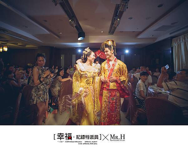 自助婚紗 / 婚禮紀錄 / 親子寫真 / 寶寶照 / 孕婦照 / 全家福 / 個人寫真 / 禮服出租 / 新娘秘書 / 攝影棚租借