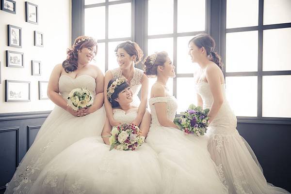 自助婚紗 / 婚禮紀錄 / 親子寫真 / 寶寶照 / 孕婦照 / 全家福 / 個人寫真 / 禮服出租 / 新娘秘書 / 攝影棚租借 自助婚紗 / 婚禮紀錄 / 親子寫真 / 寶寶照 / 孕婦照 / 全家福 / 個人寫真 / 禮服出租 / 新娘秘書 / 攝影棚租借