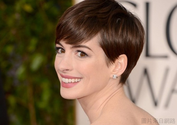 Anne_Hathaway_Golden_Globes_2013